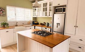 Cozy Cottage-Style Apartment
